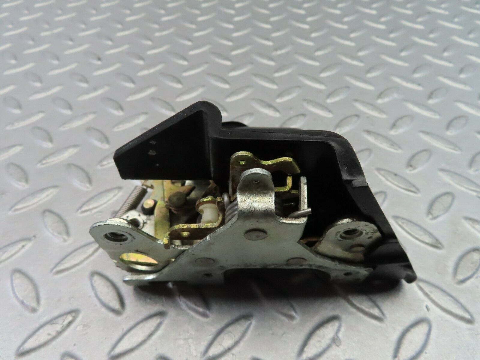 7701 Mercedes-Benz S123 230TE Wagon Rear Right Door Lock Mechanism 1237330208