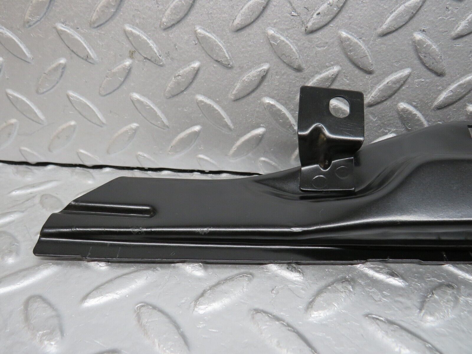 37788 Mercedes-Benz A124 320E Cabrio Rear Right Window Upper Support Bracket