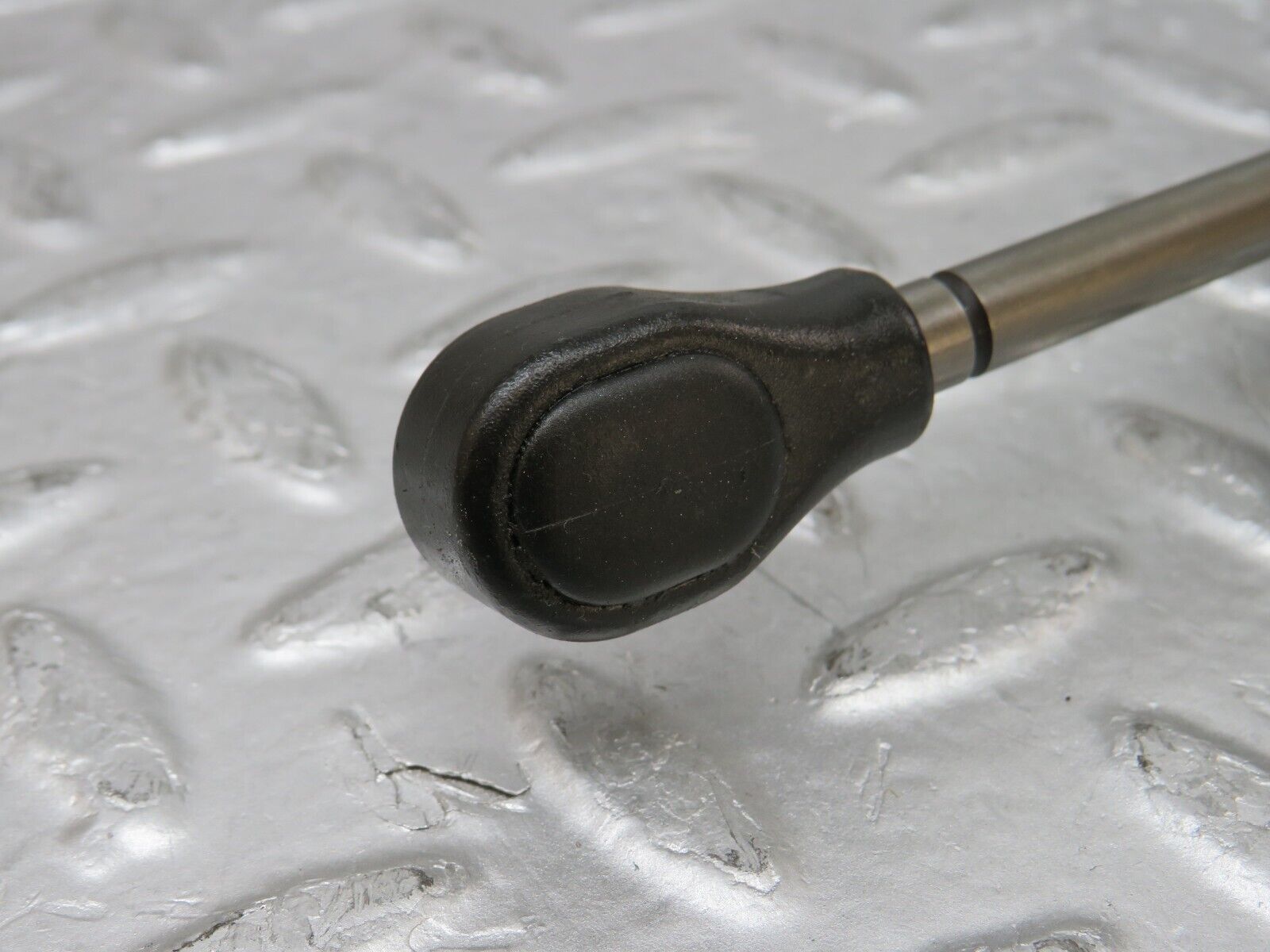 35242 Mercedes-Benz W221 Front Left Door Stopper Strut 2217200016