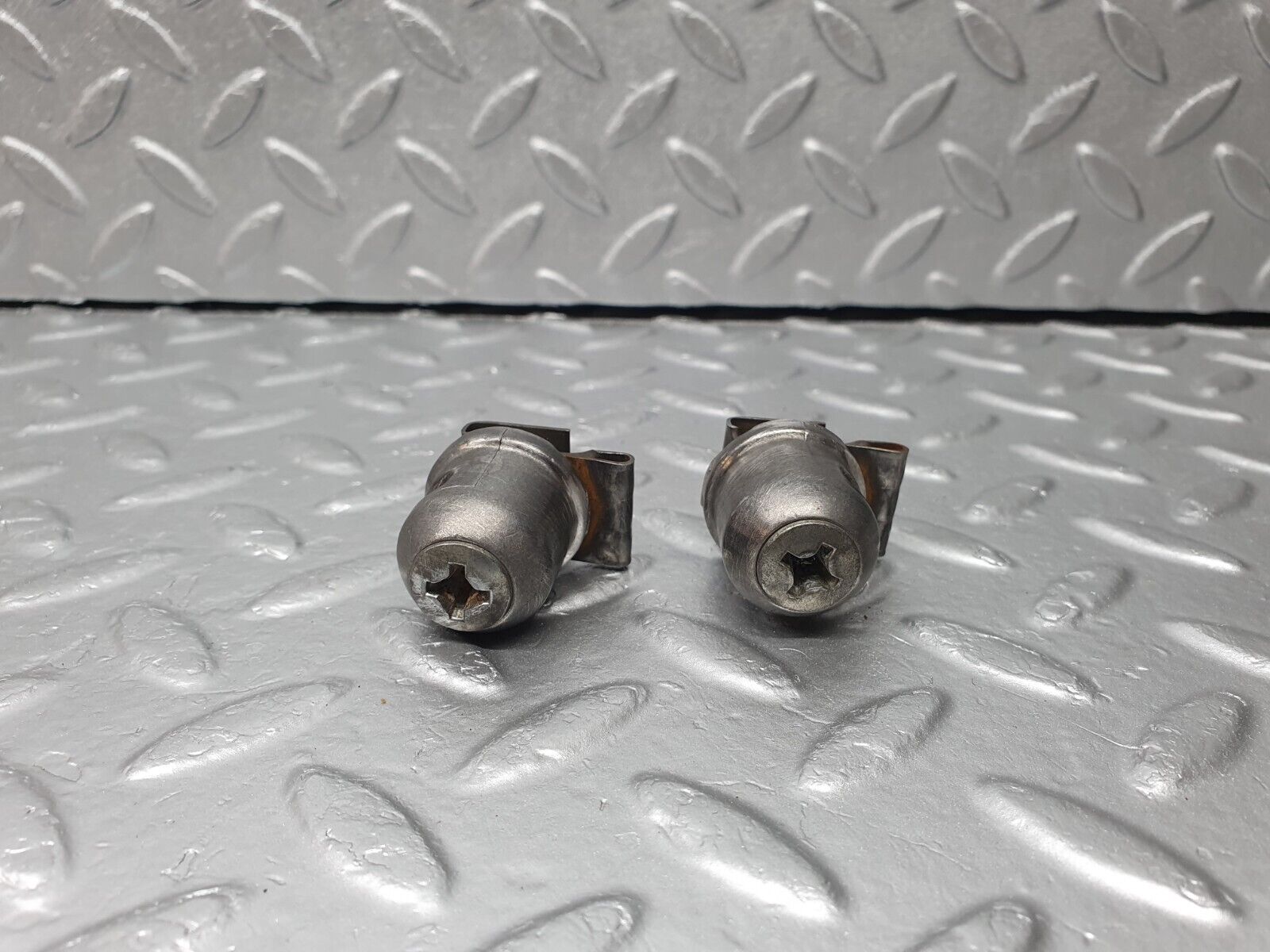 41287 Mercedes-Benz W126 300SE Rear Seat Holder 2x