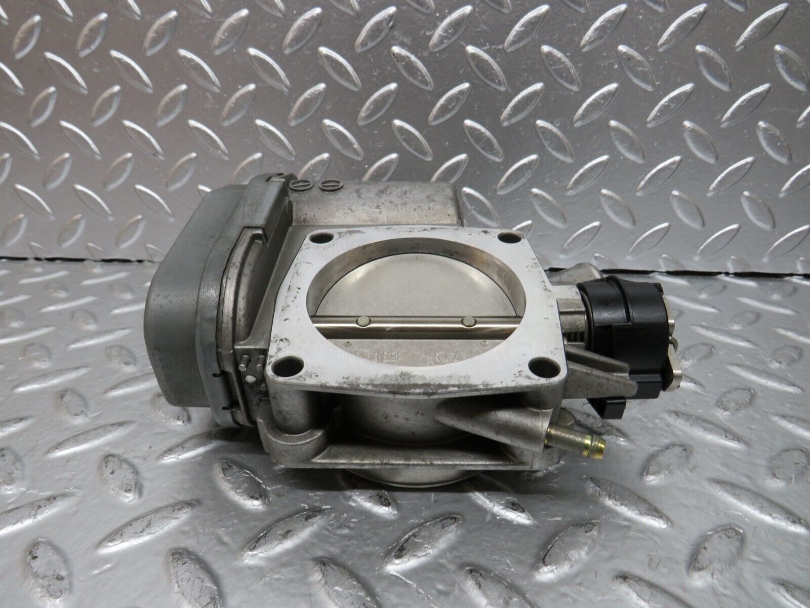 24835 Mercedes-Benz W140 S320 Throttle Body 1041410025