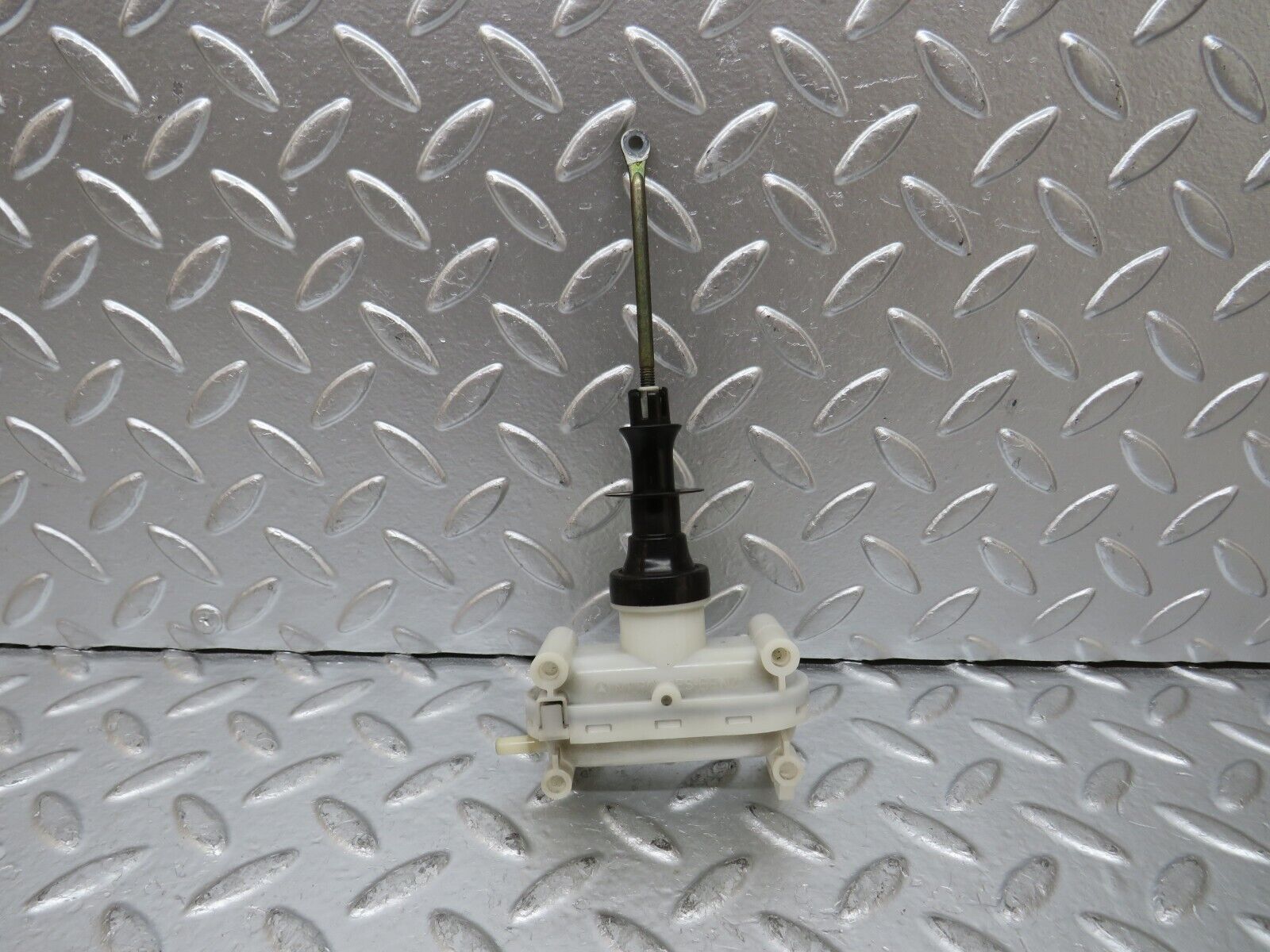 25314 Mercedes-Benz W201 190D Rear Right Door Lock Actuator