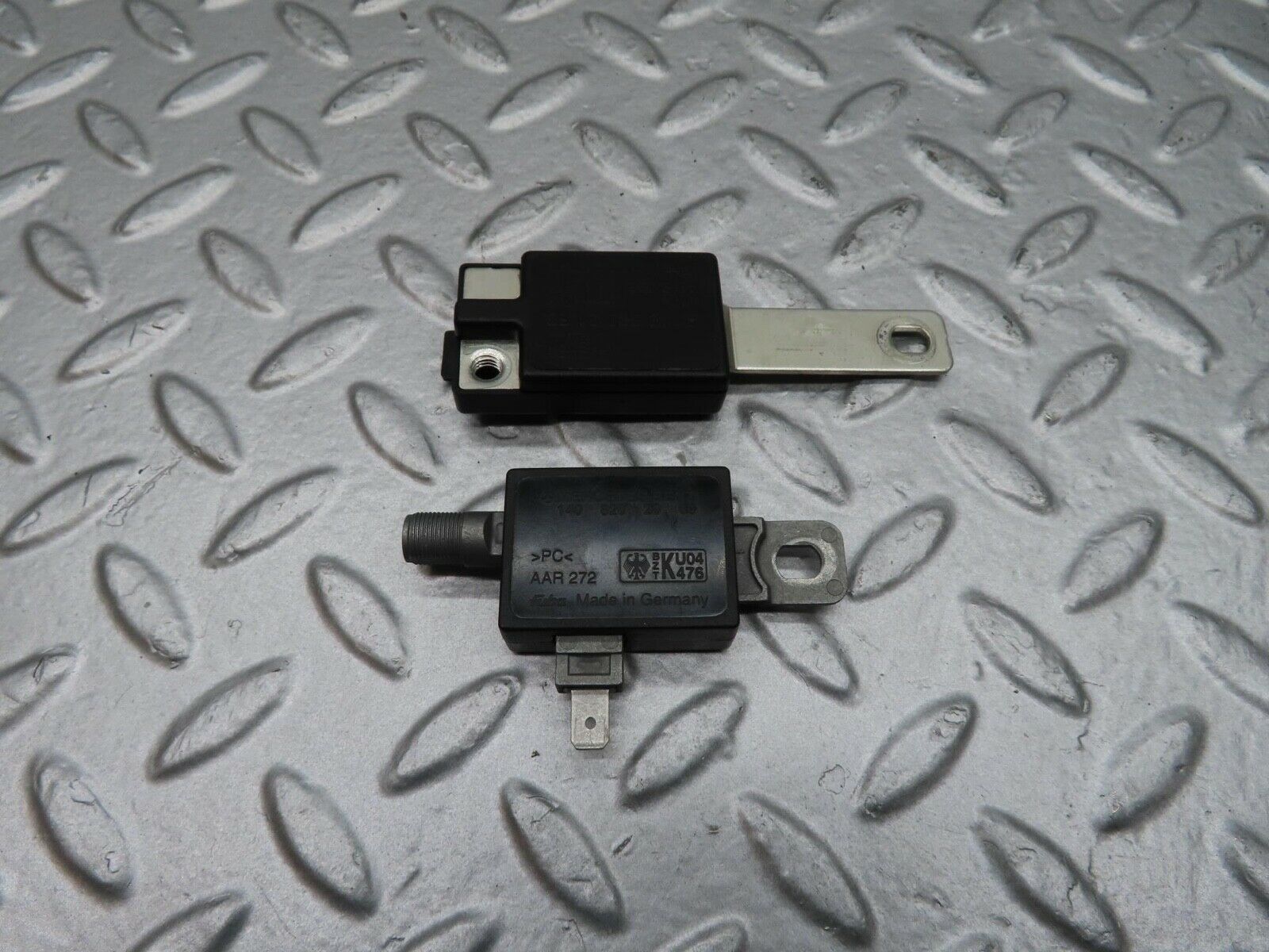 14929 Mercedes-Benz W140 S320 Antenna Amplifier 1408202189 1408202089