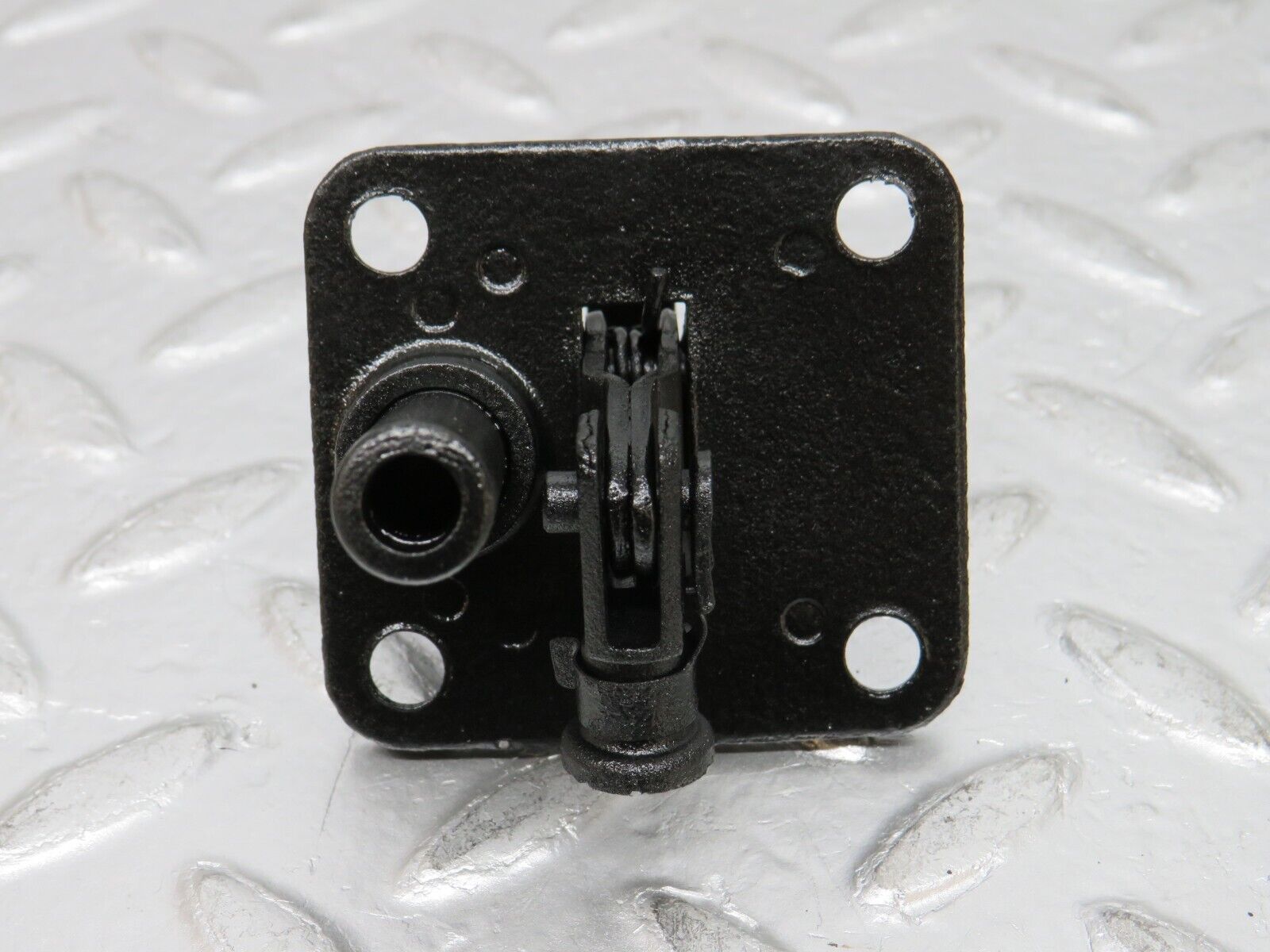 0774 Mercedes-Benz C107 350SLC Coupe Bonnet Lock Catch