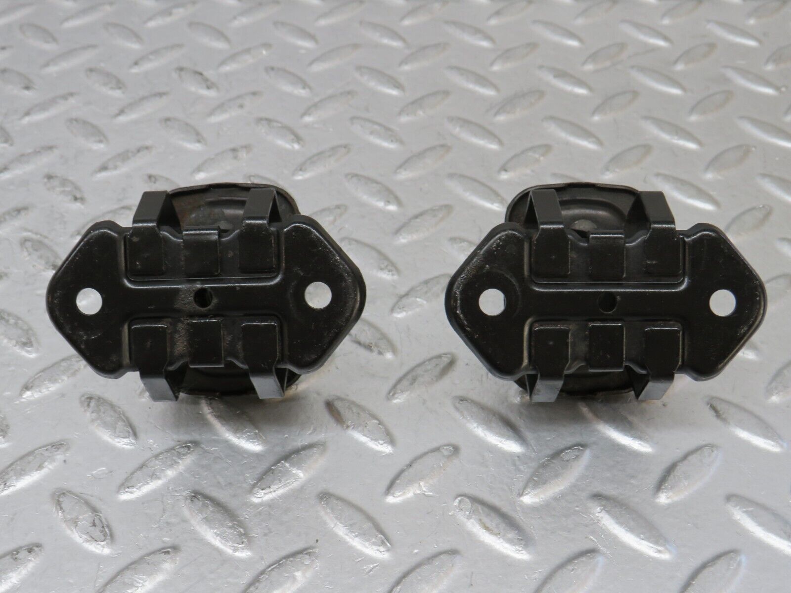 35178 Mercedes-Benz W221 Bonnet Lock Latch 2x 2218800260