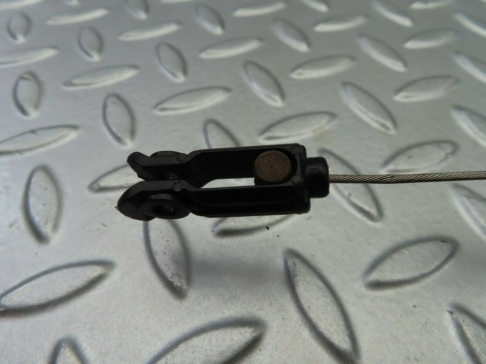 6718 Mercedes-Benz S124 E220 Wagon Bonnet Release Cable