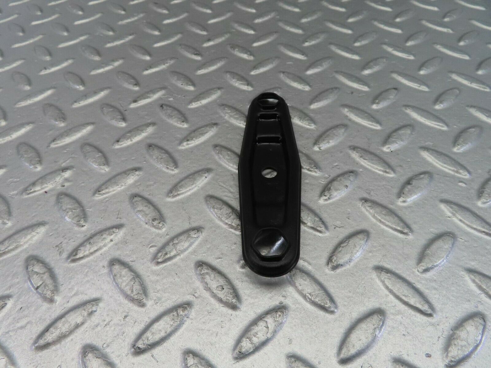 10854 Mercedes-Benz W123 230E Fuel Injector Nozzle Clamp Bracket