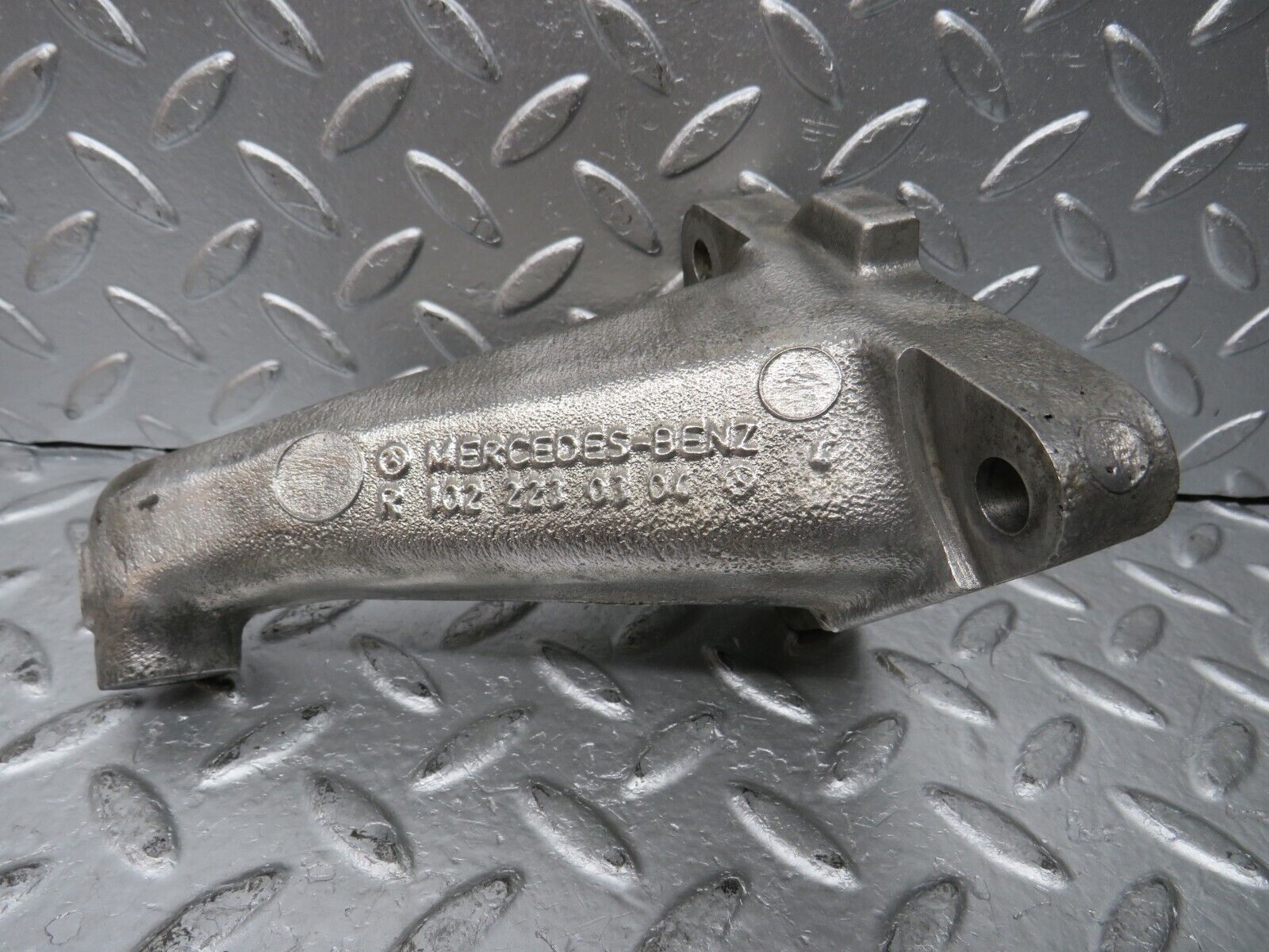 29883 Mercedes-Benz W123 230E Engine Mount Bracket Right Side 1022230304