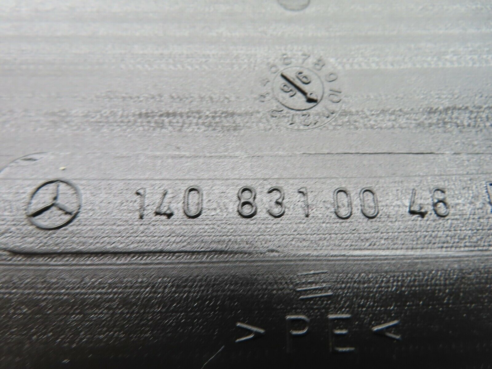 19300 Mercedes-Benz C140 CL420 Coupe Rear Air Duct 1408310046