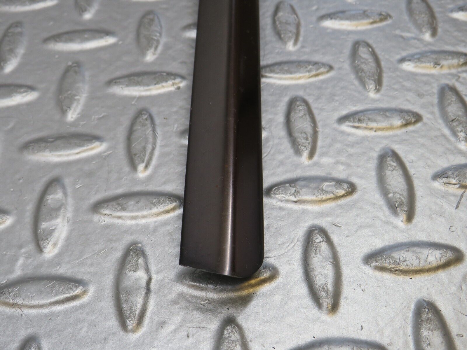 35079 Mercedes-Benz W210 320E Front Right Door Window Exterior Trim