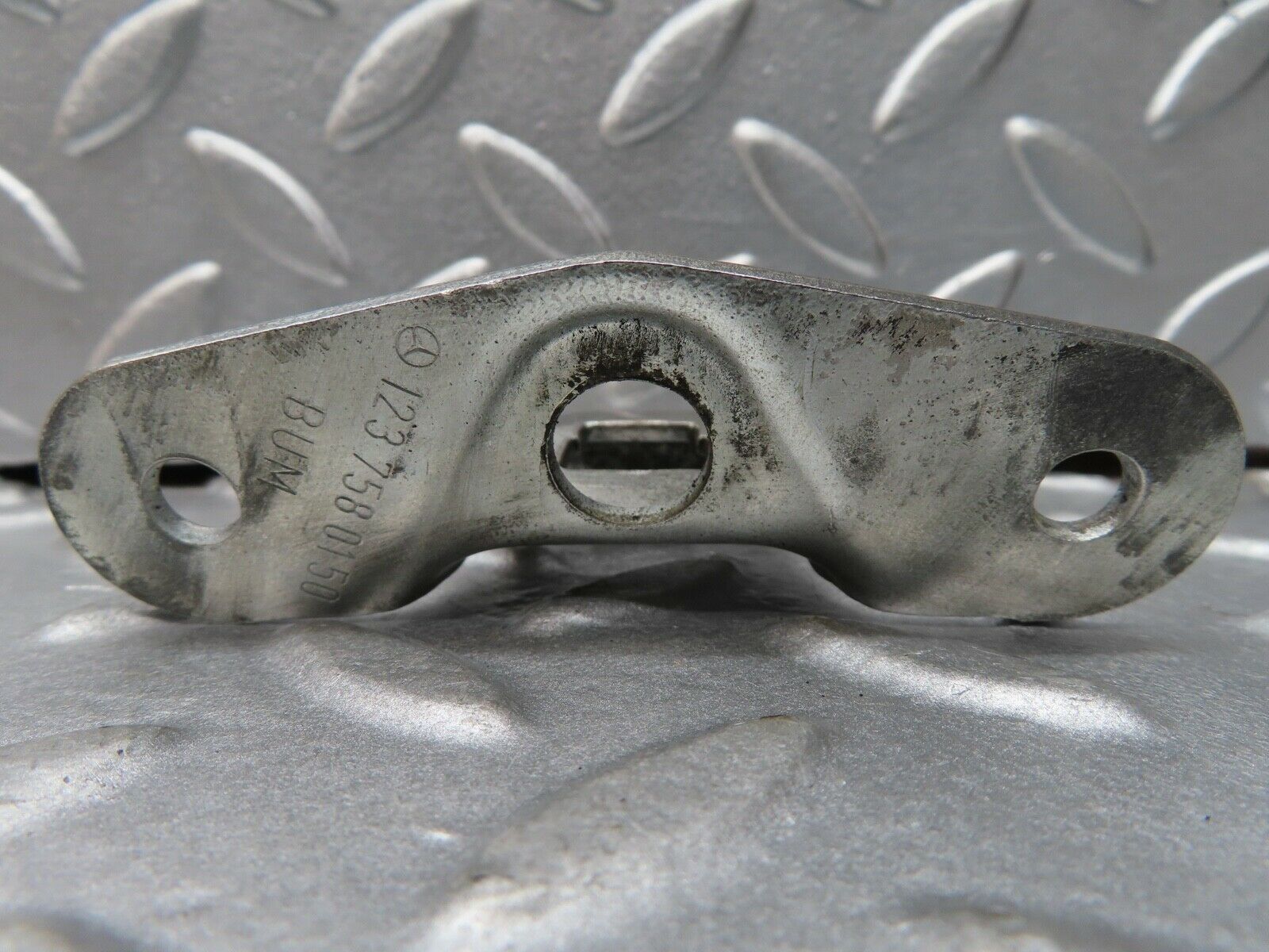 17010 Mercedes-Benz C123 280CE Coupe Trunk Lock Latch 1237580150