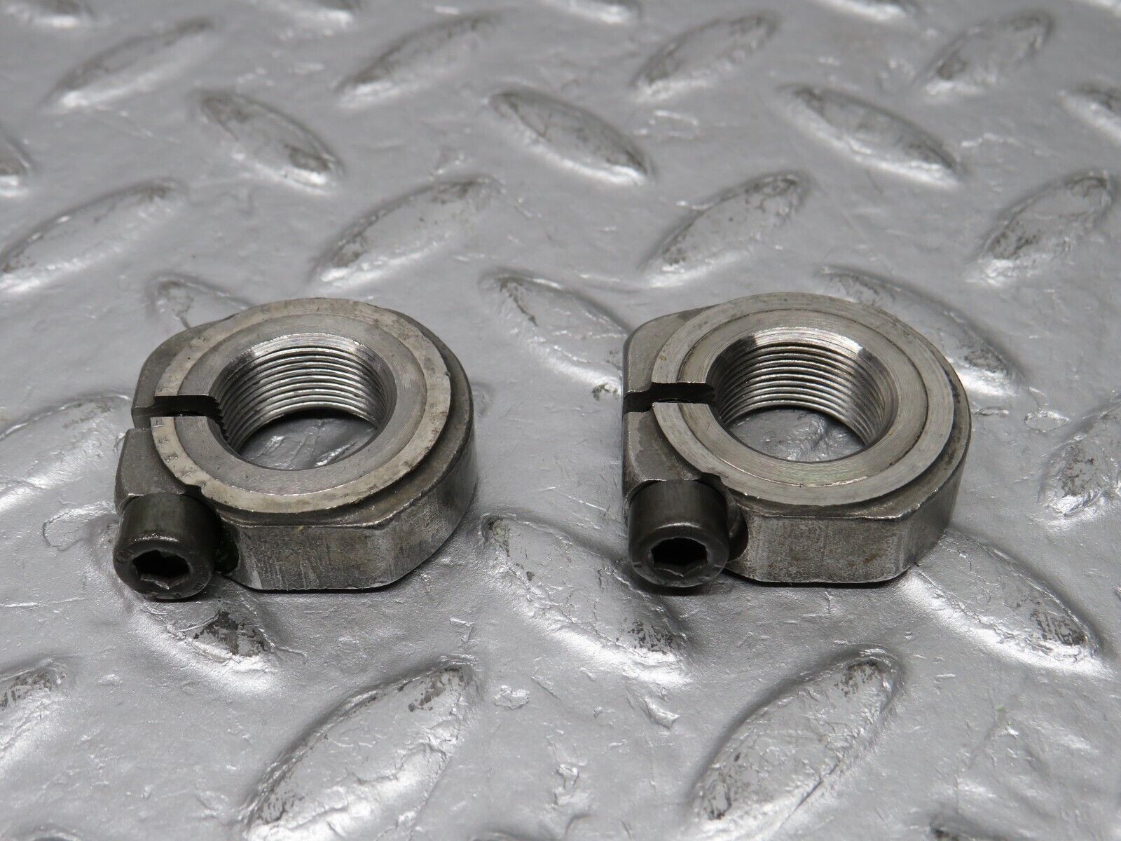 38480 Mercedes-Benz R129 280SL Coupe Wheel Hub Locking Cap With Bearing