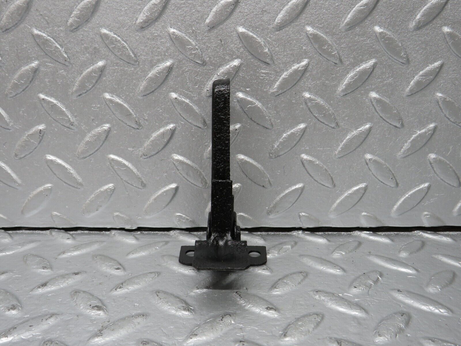 40440 Mercedes-Benz W110 230 Bonnet Safety Latch