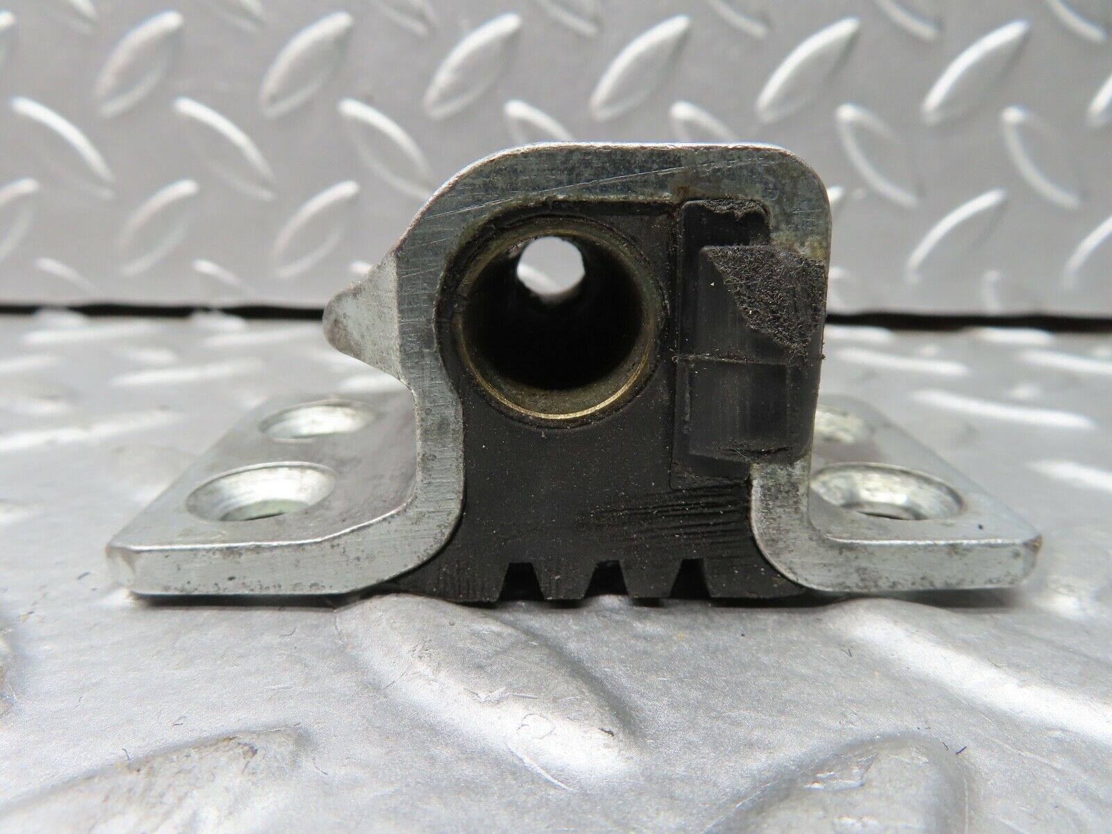 21517 Mercedes-Benz W126 300SE Door Lock Latch Right Side