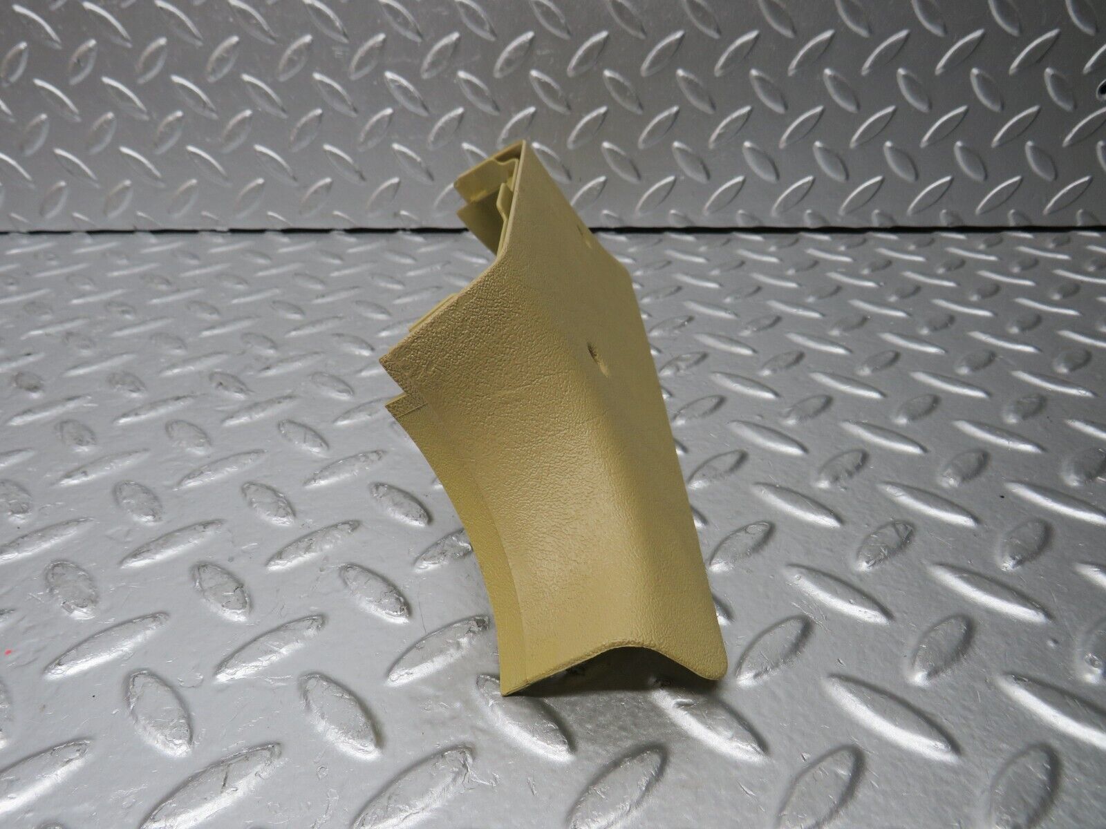 30588 Mercedes-Benz W201 190E 2.0L B Pillar Bottom Cover Left Side Beige 2016920122