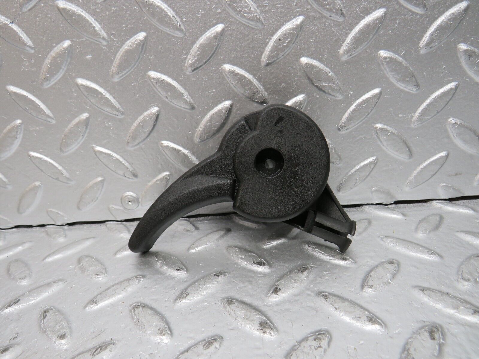 31601 Mercedes-Benz W201 190LE 1.8L Hood Opener Bonnet Opener Release