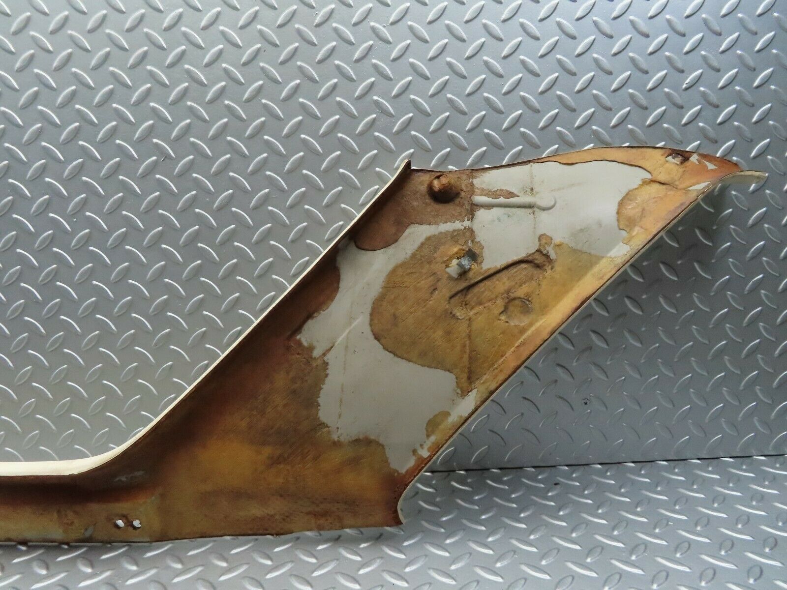 6911 Mercedes-Benz C107 350SLC Coupe C Pillar Cover Right Side