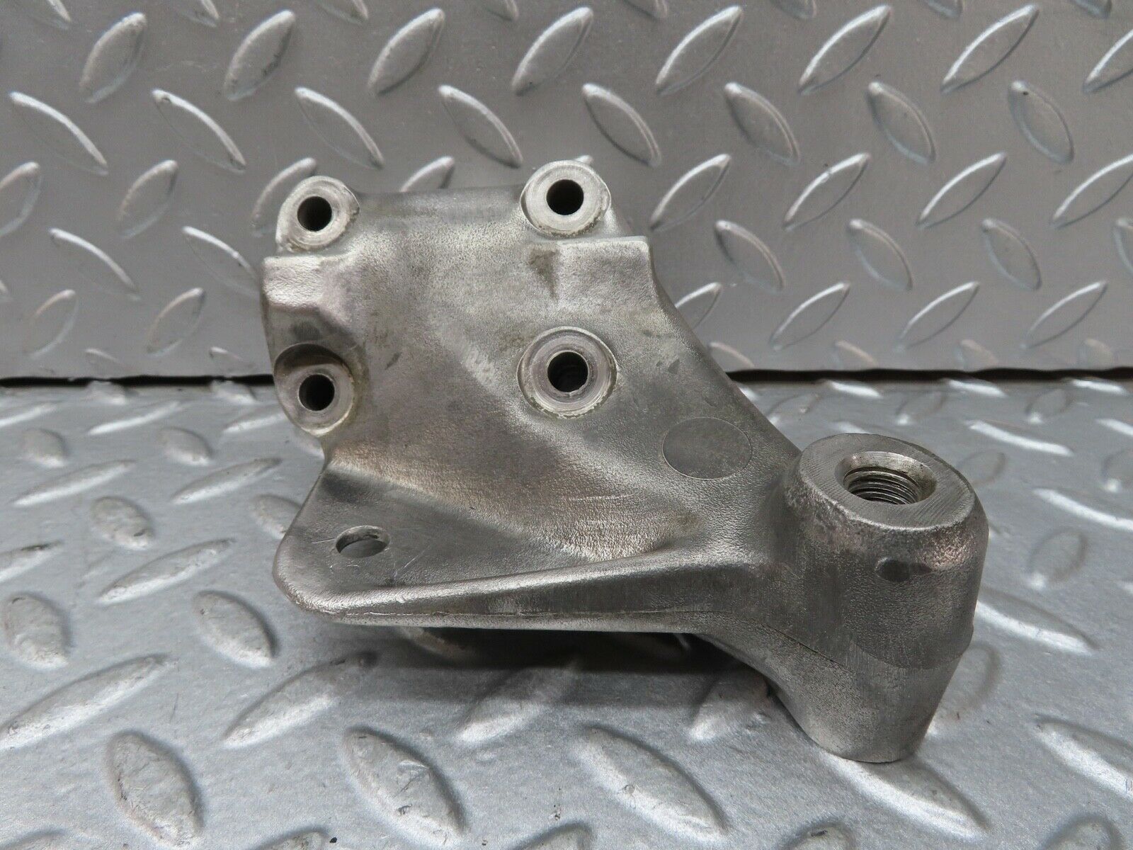 17672 Mercedes-Benz W116 450SEL Engine Mount Bracket Left Side 1162232904