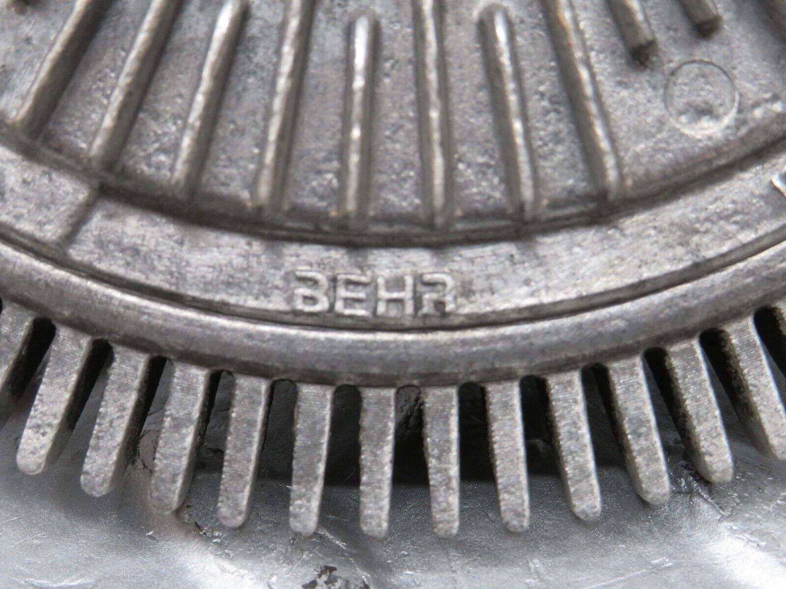 32889 Mercedes-Benz W123 300D Engine Cooling Fan Clutch Behr