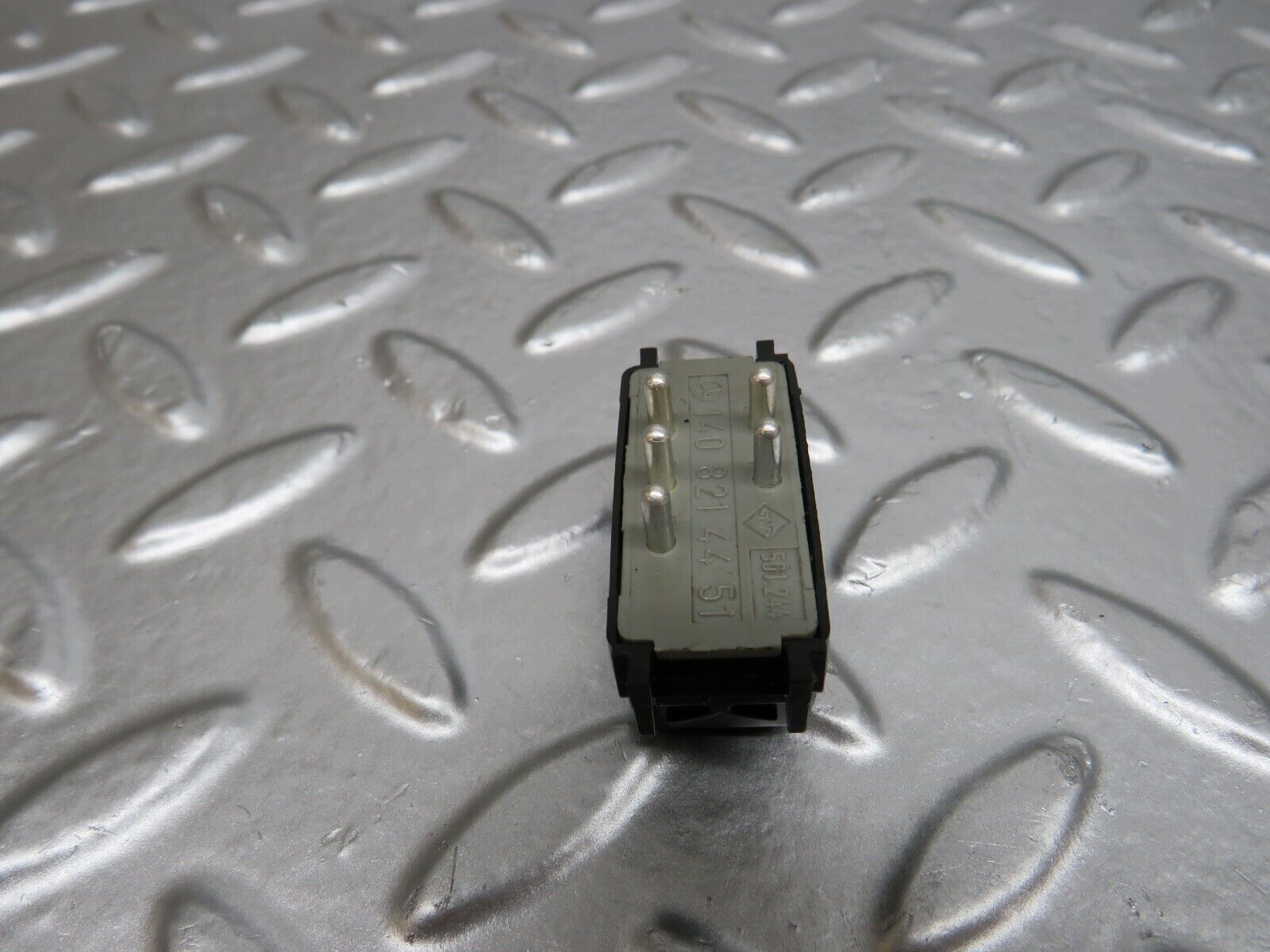 24674 Mercedes-Benz W140 S320 Trunk Lid Open Release Switch 1408214451