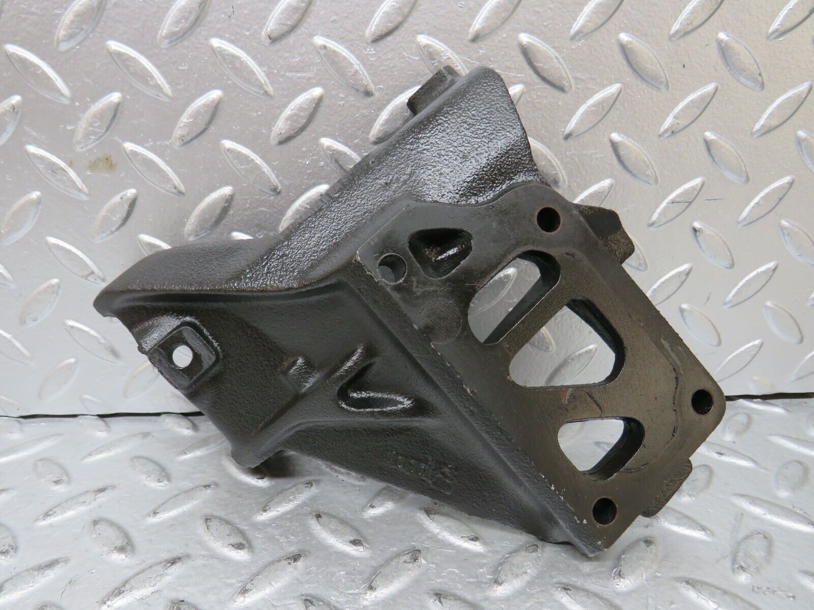 27396 Mercedes-Benz W123 280E Alternator Generator Bracket 1101550735