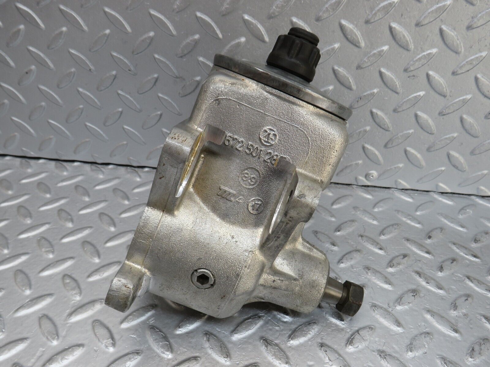 36270 Mercedes-Benz W126 420SE Power Steering Pump 1264601480 7672900446