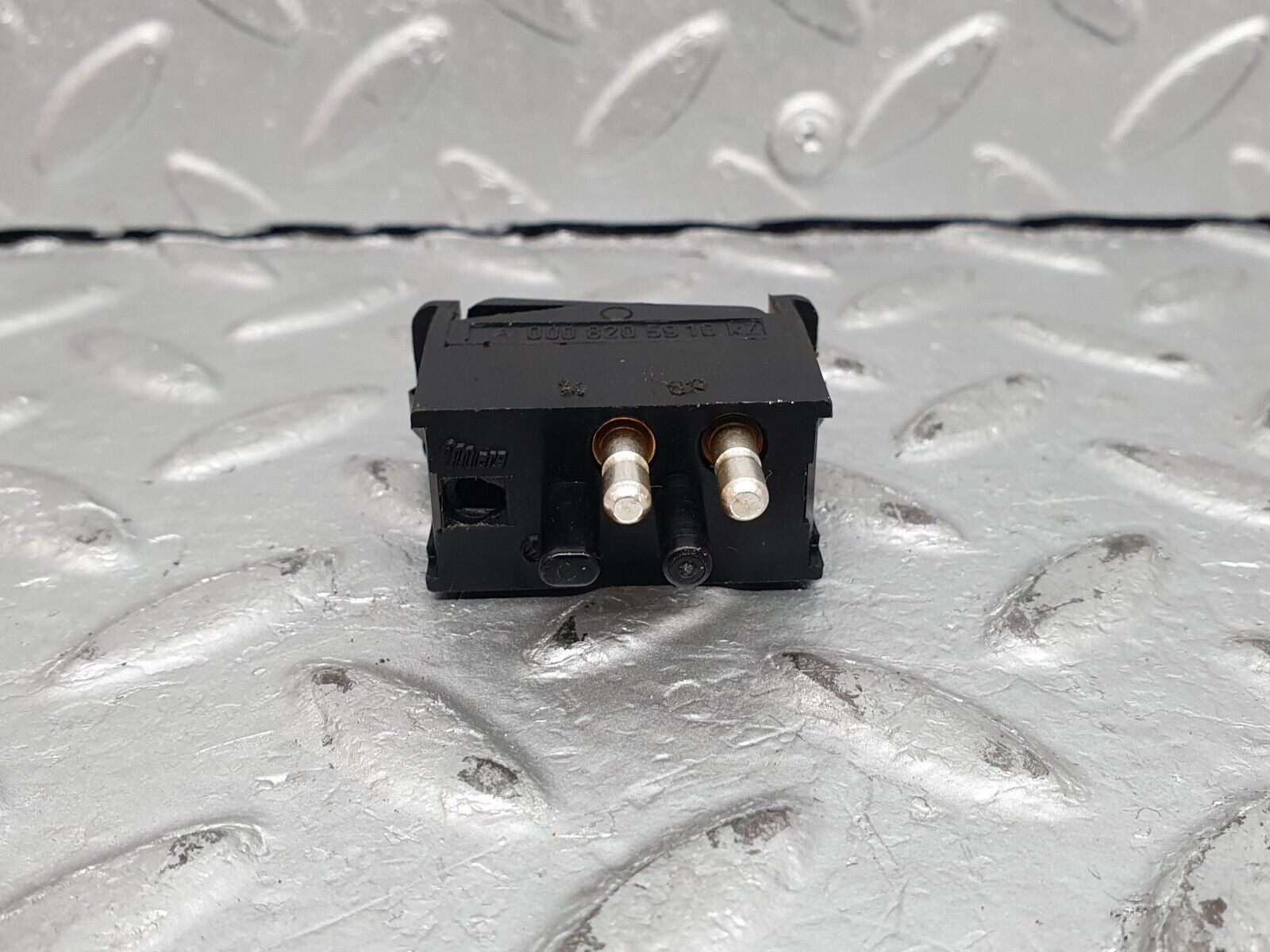 41099 Mercedes-Benz W126 300SE Interior Light Switch 0008205910