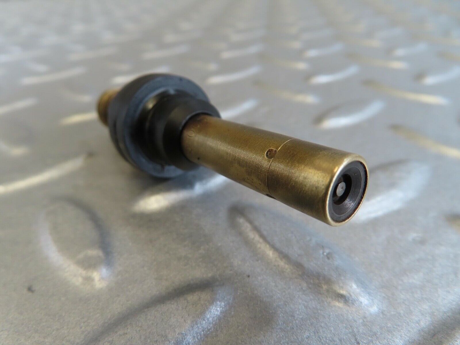 14035 Mercedes-Benz C107 280SLC Fuel Injector Bosch 0000785623