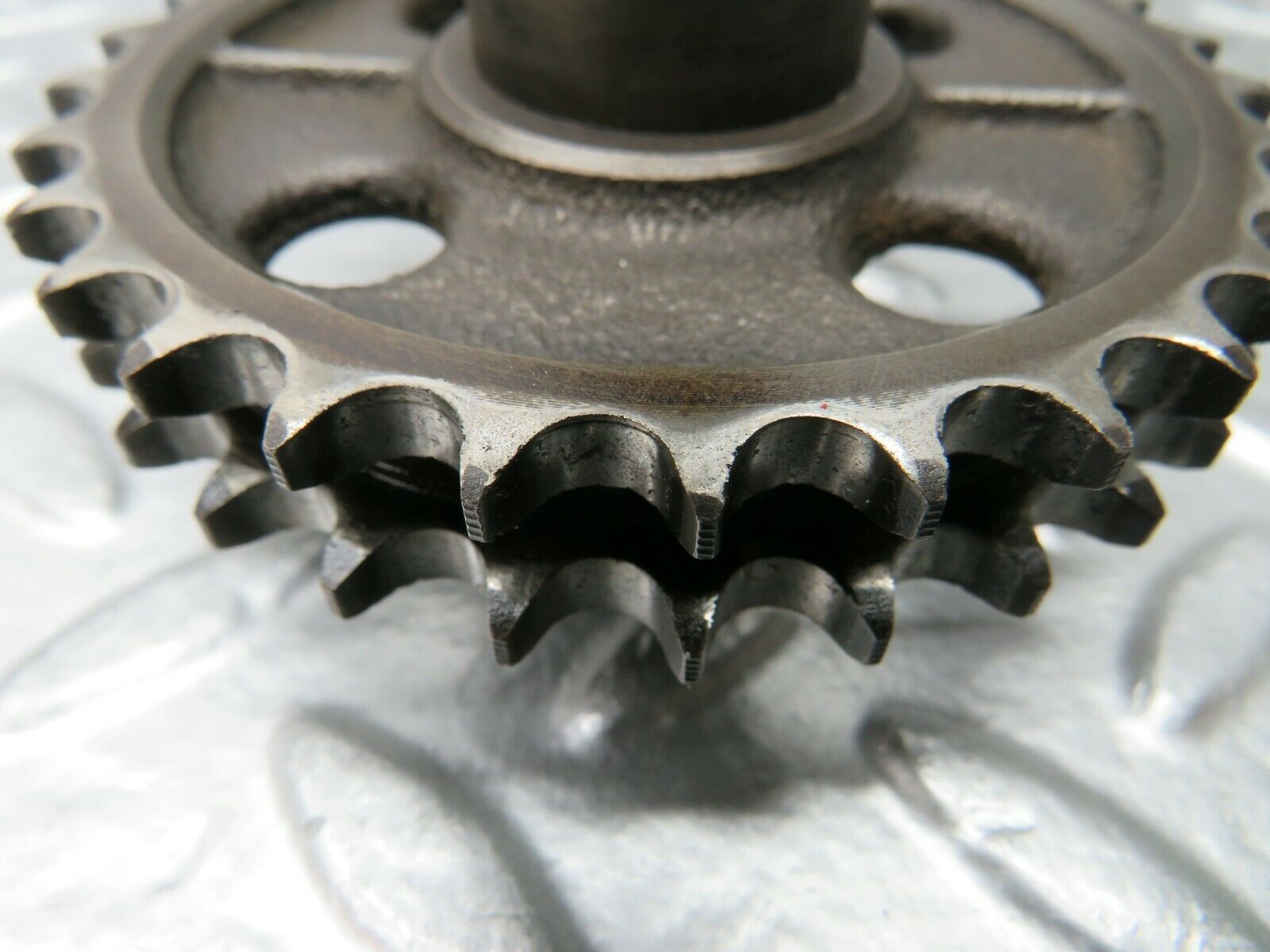 22815 Mercedes-Benz C107 450SLC Camshaft Intermediate Timing Gear 1161570414