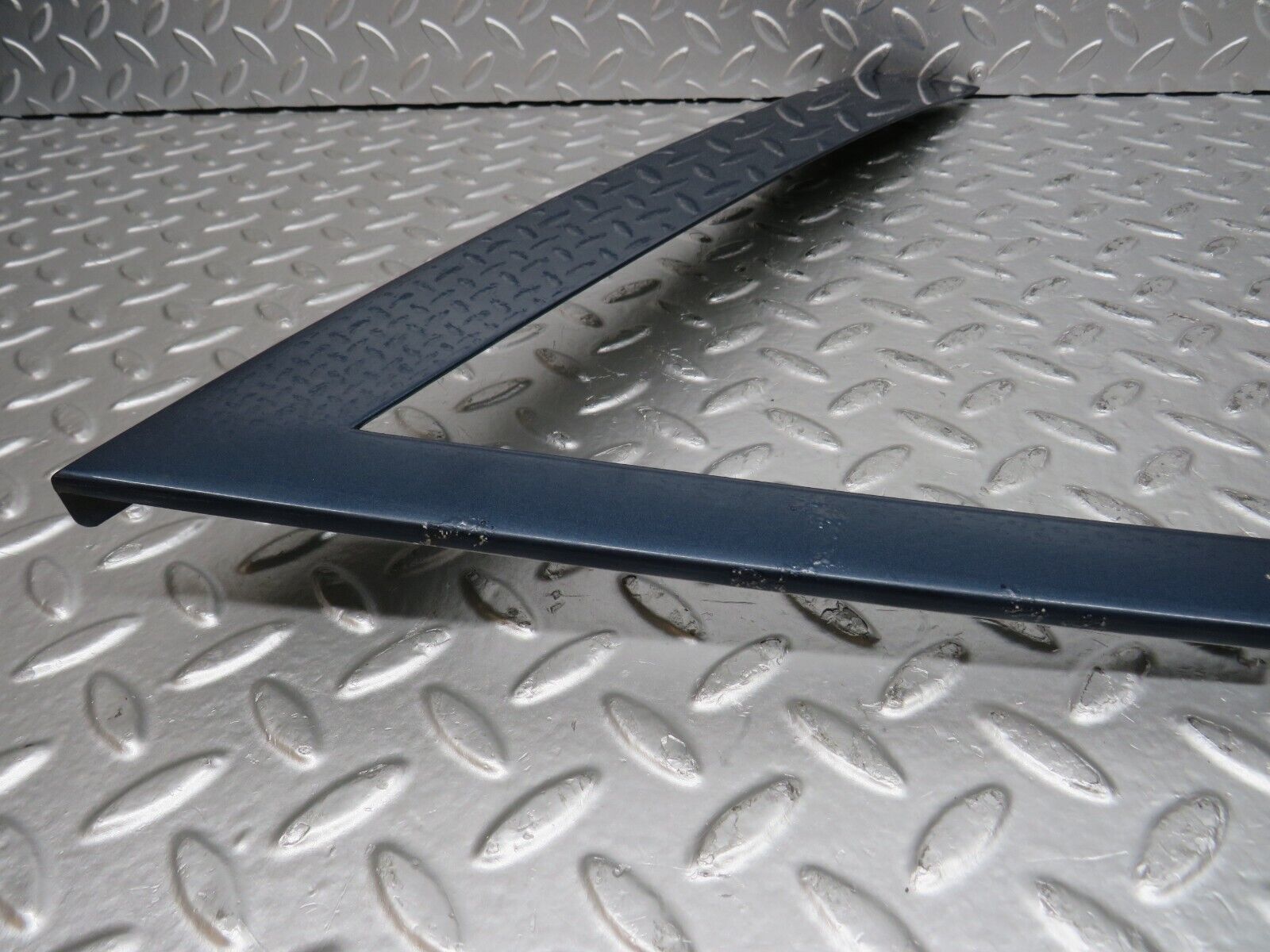 31183 Mercedes-Benz S124 220TE Wagon Front Right Door Exterior Frame Trim