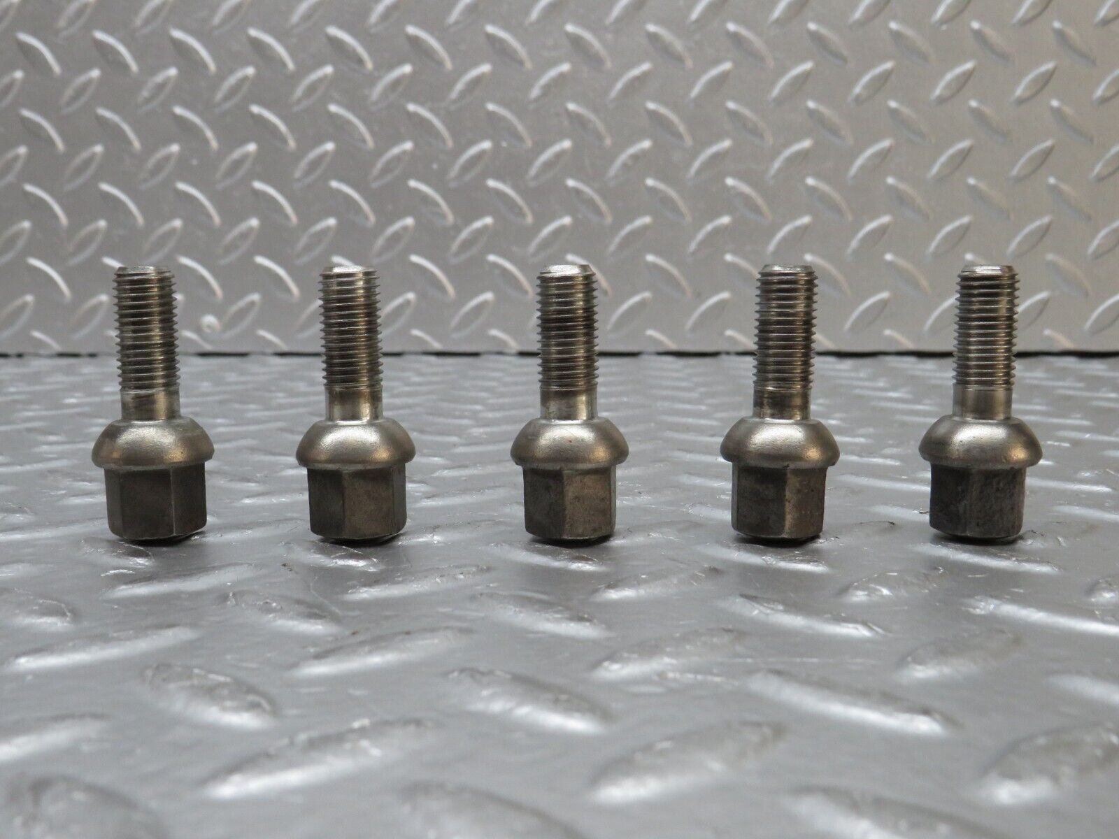 32233 Mercedes-Benz 5x Alloy Wheel Lug Bolt M12x1.5