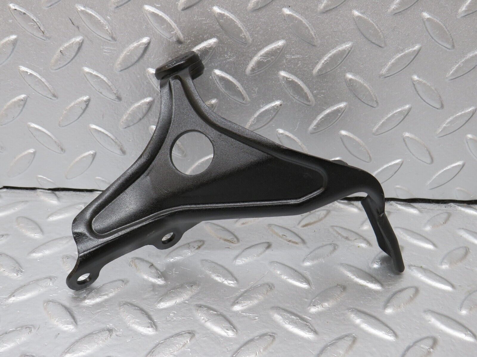 34593 Mercedes-Benz C126 380SEC Coupe Air Intake Manifold Bracket