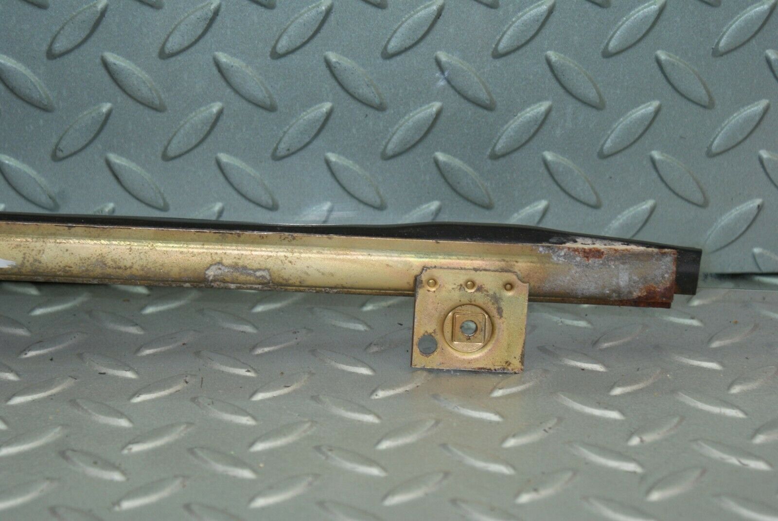 2601 Mercedes-Benz W116 350SE Rear Left Door Glass