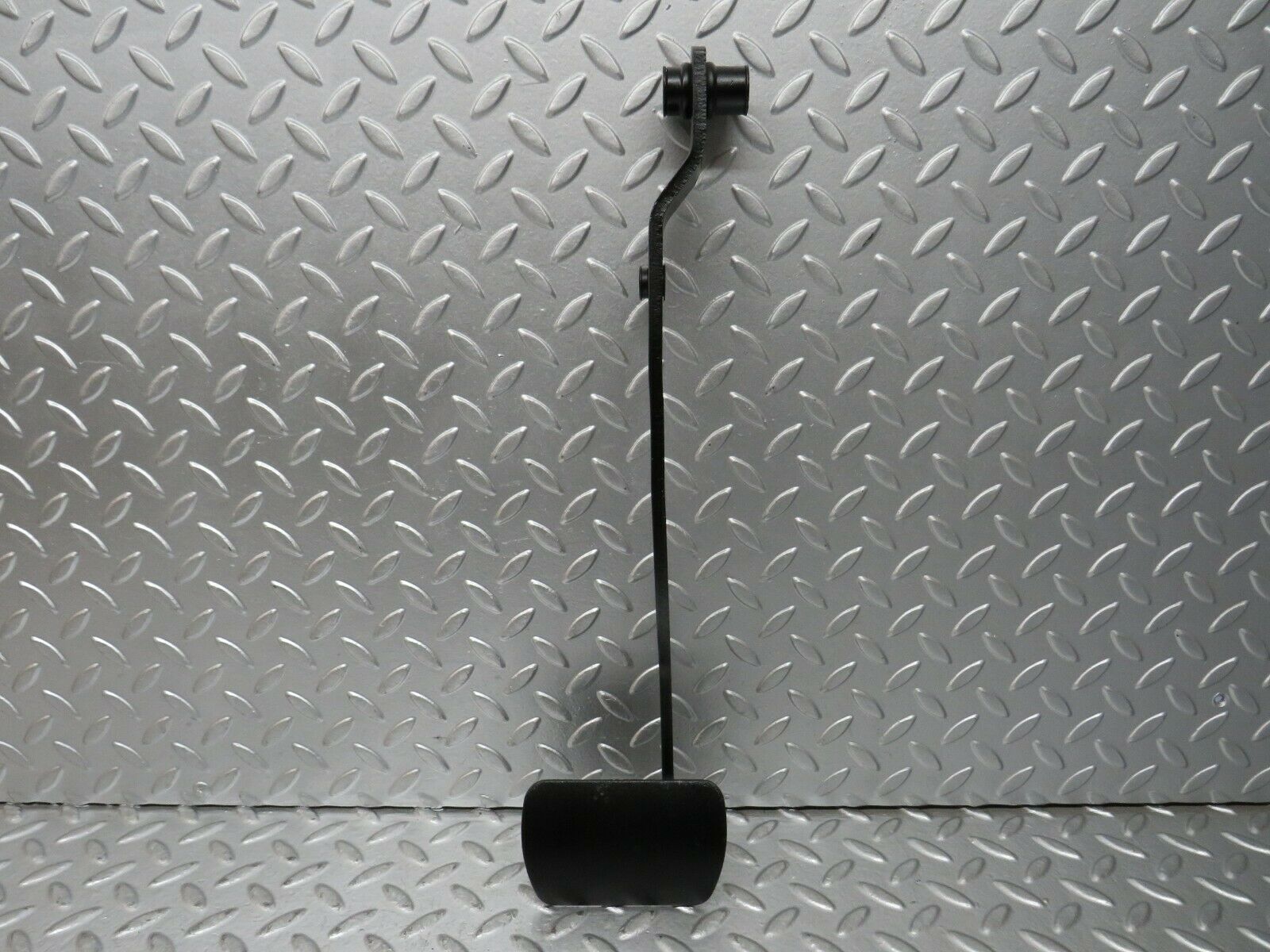 23839 Mercedes-Benz C107 450SLC Coupe Brake Pedal