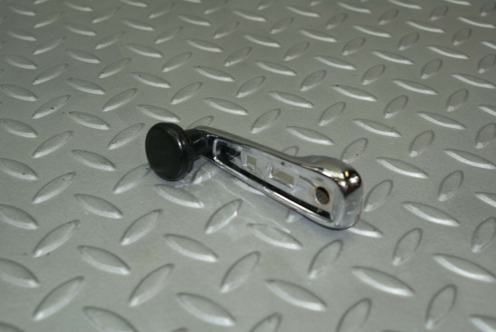3193 Mercedes-Benz W115 220D Window Lifter Crank Handle