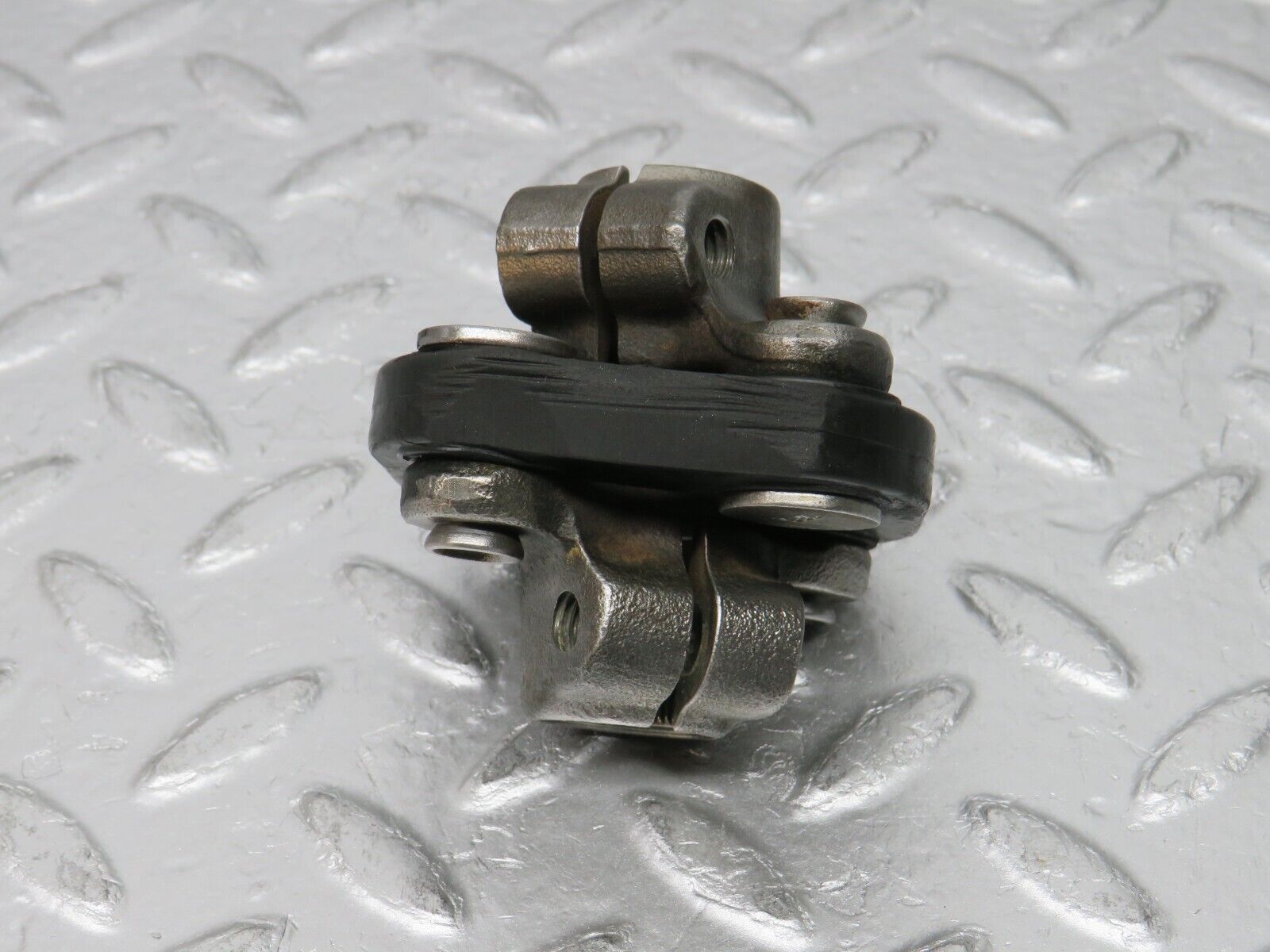 31336 Mercedes-Benz S124 220TE Steering Column Lower Shaft Connector