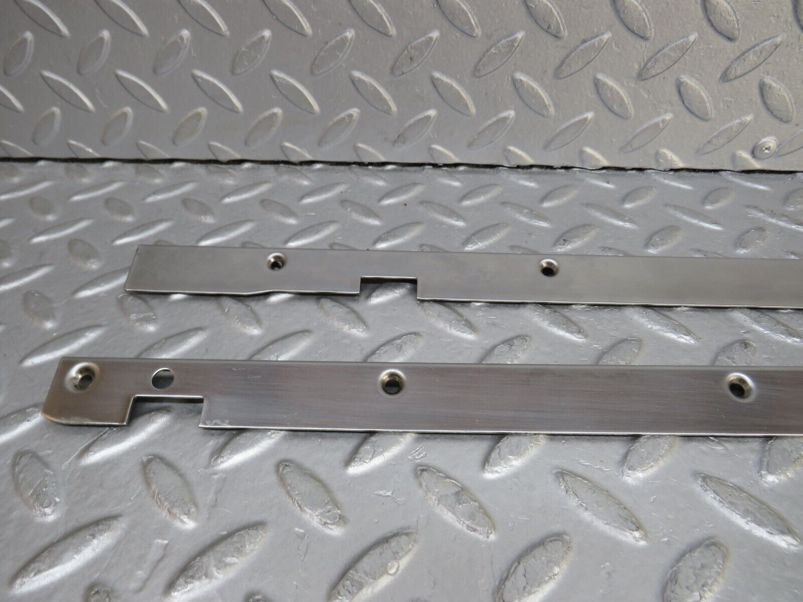 37098 Mercedes-Benz C126 420SEC Coupe Sunroof Chrome Trim