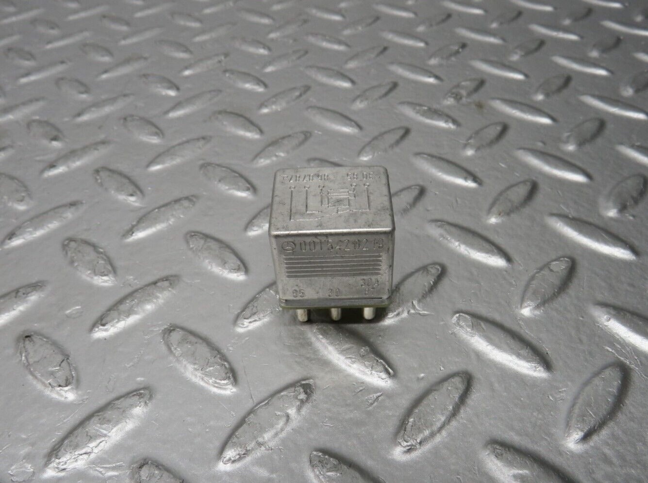 31623 Mercedes-Benz W201 190LE 1.8L Multi Purpose Relay 0015420219