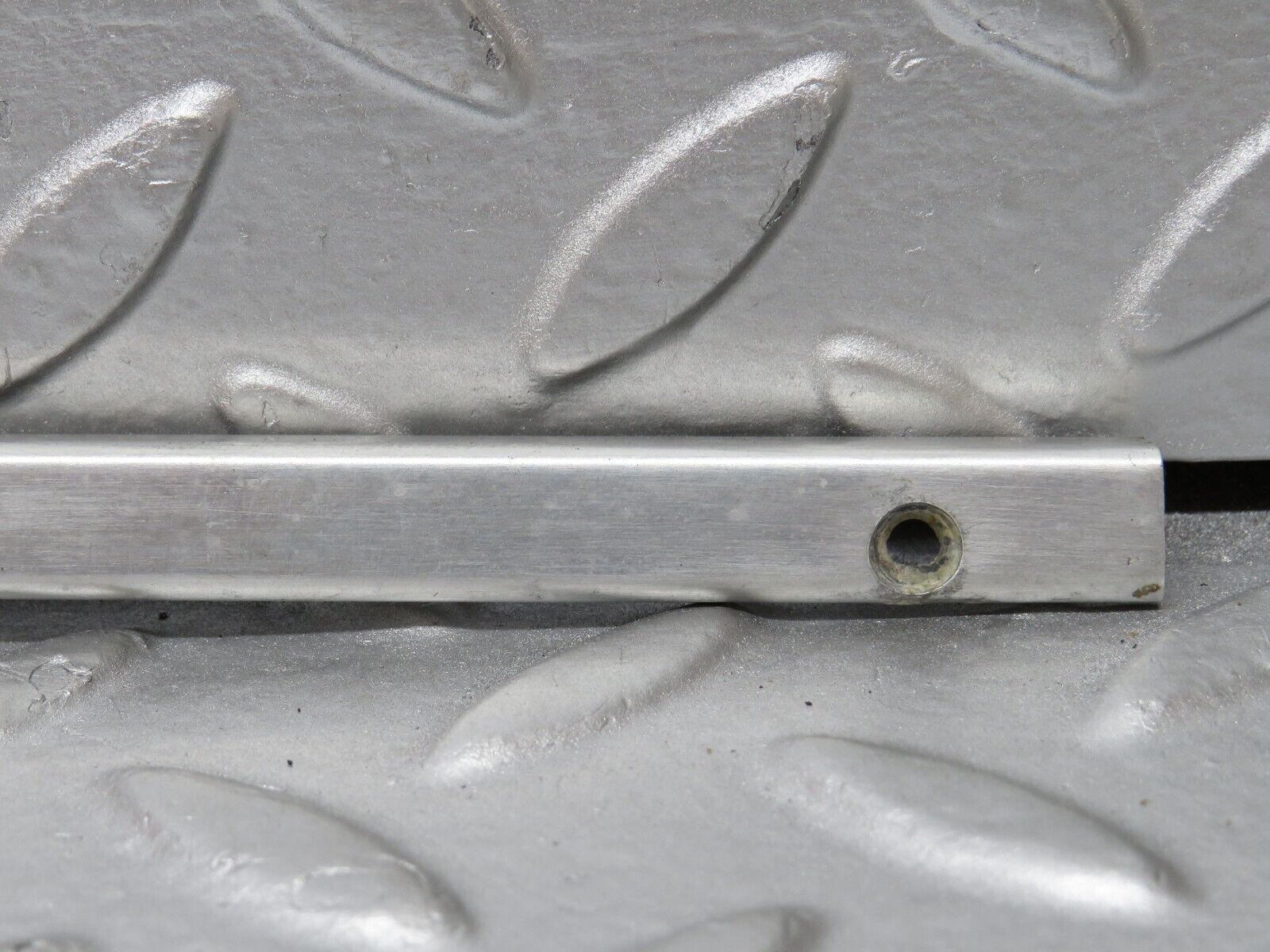 32573 Mercedes-Benz S124 300TE Wagon Sunroof Chrome Trim