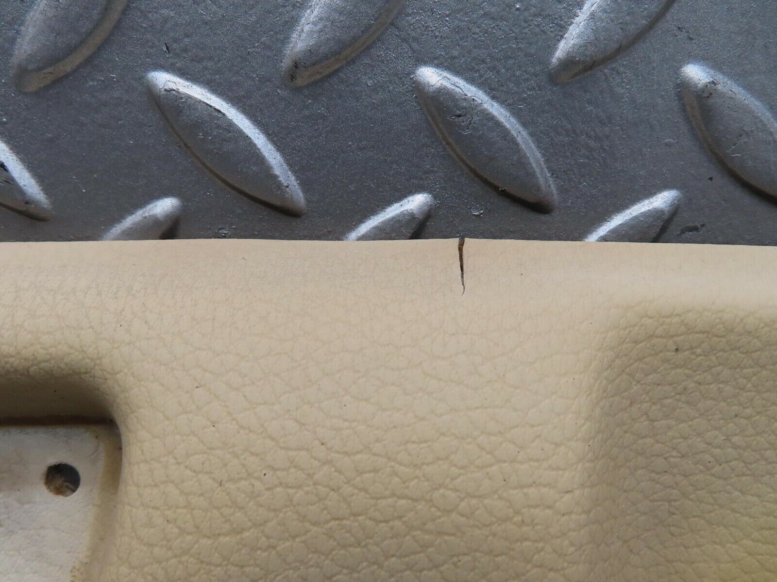 13892 Mercedes-Benz C107 280SLC Headlining Roof Panel