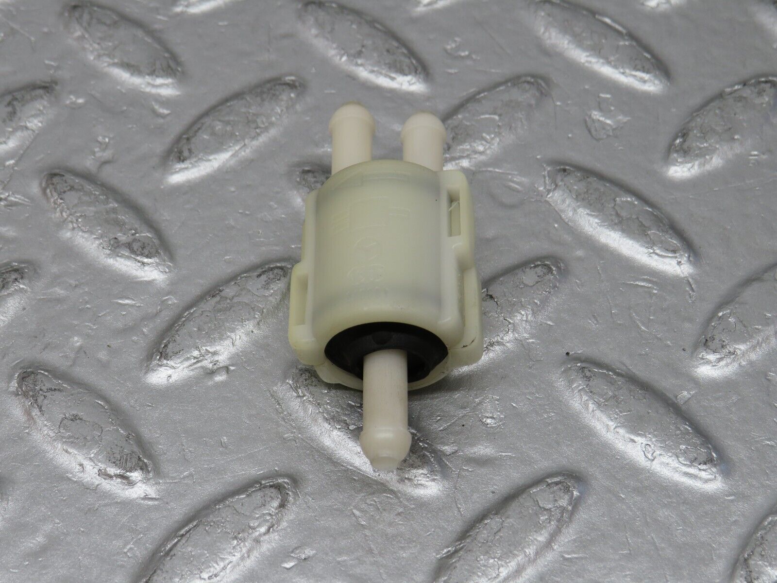 37753 Mercedes-Benz A124 320E Cabriolet Windscreen Washer Fluid Distributor