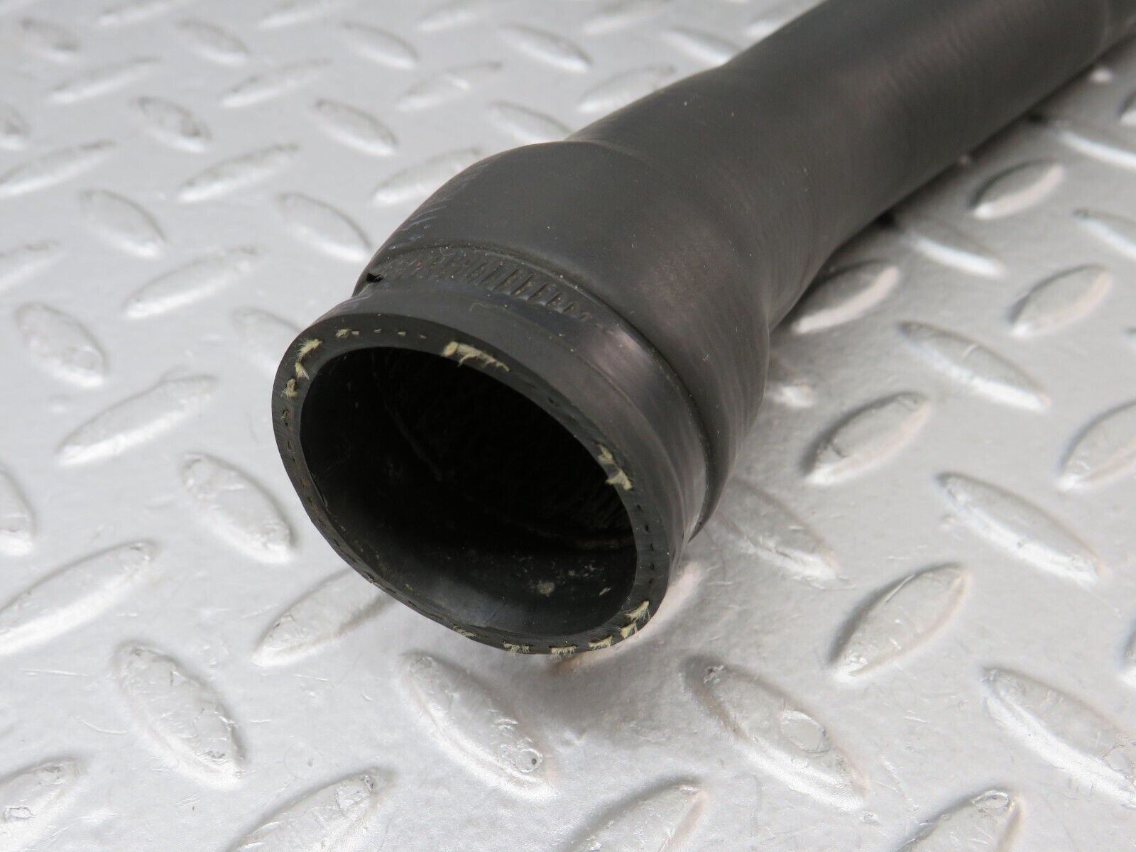 36284 Mercedes-Benz W126 420SE Radiator Hose Pipe 1265014782 1265014682