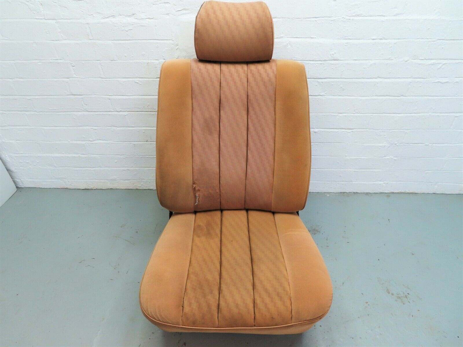 6321 Mercedes-Benz W126 380SE Front Right Seat Driver Seat Palomino