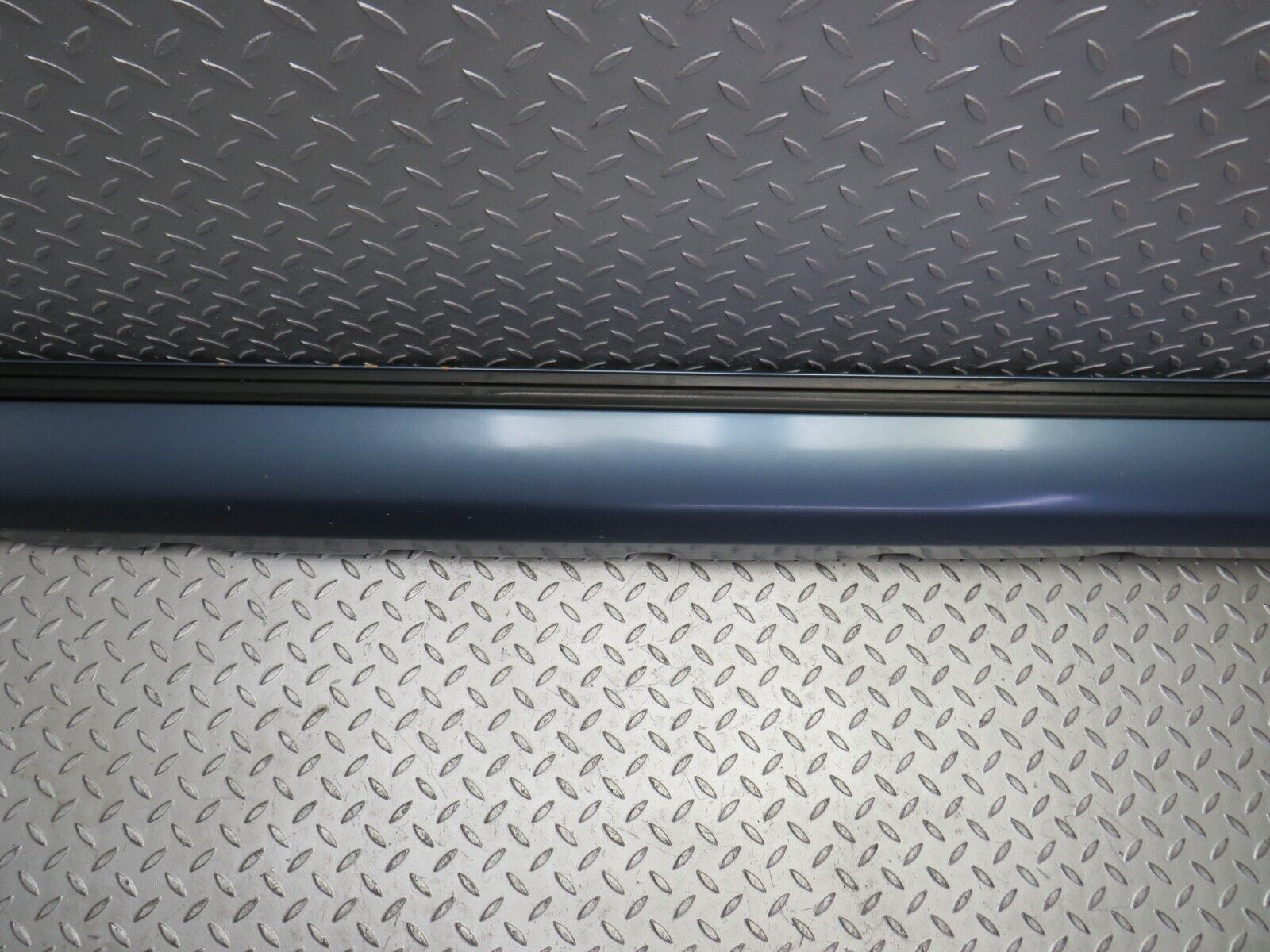 31917 Mercedes-Benz S124 220TE Wagon Side Skirt Left Side 1246902340