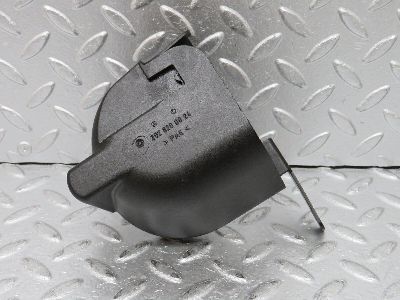 33293 Mercedes-Benz W202 C180 Horn Surround Cover 2028260024