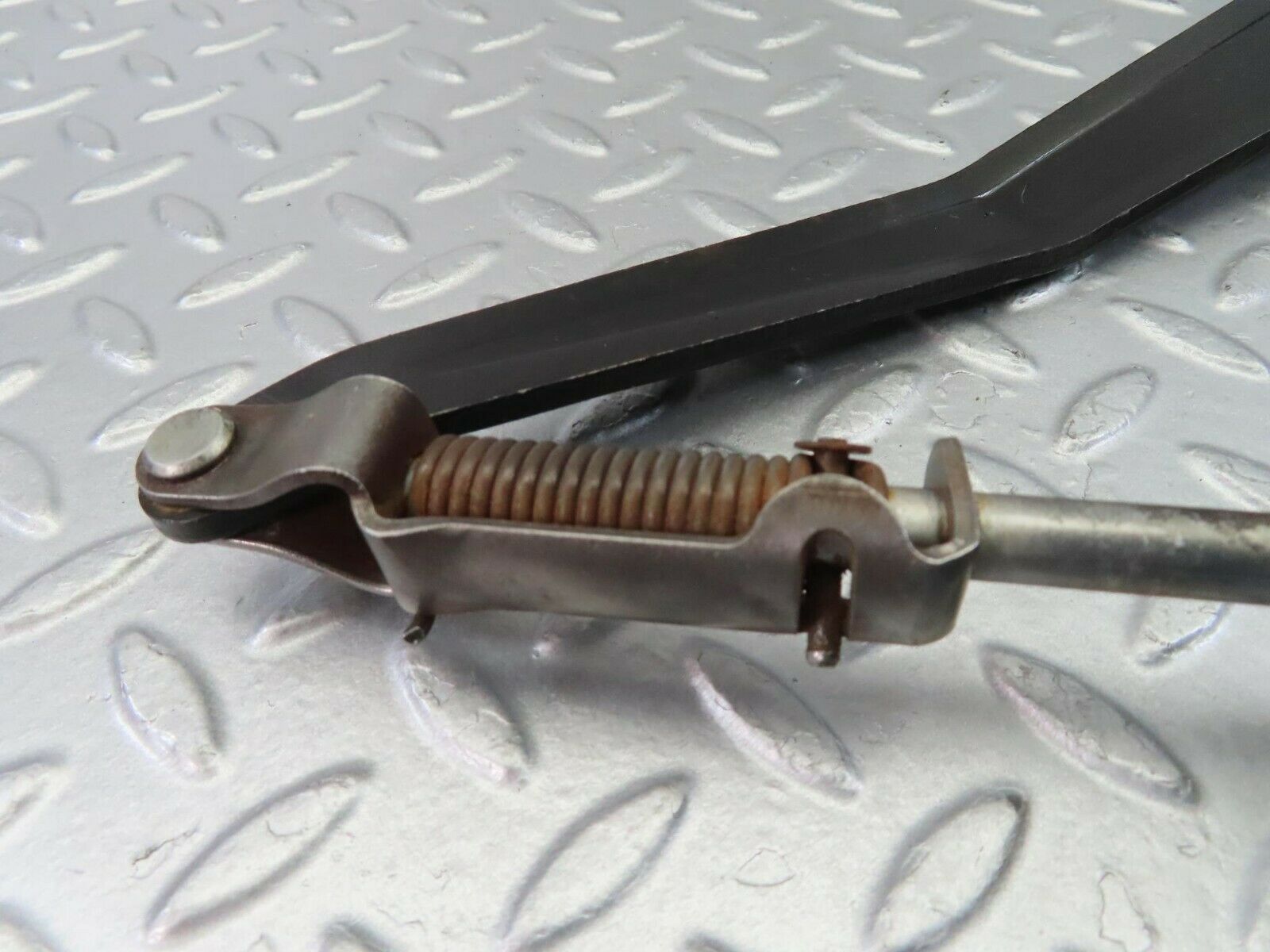 9930 Mercedes-Benz C123 230CE Coupe Handbrake Regulator