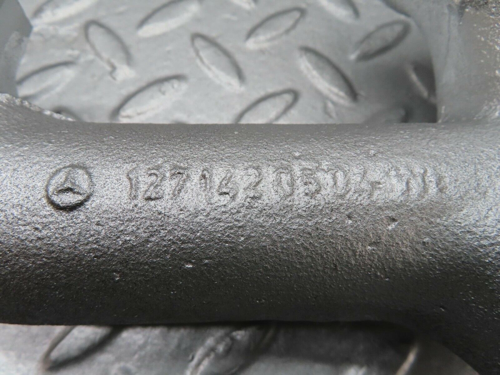 12799 Mercedes-Benz W111 220SE Exhaust Manifold Cylinder 4-6 1271420504