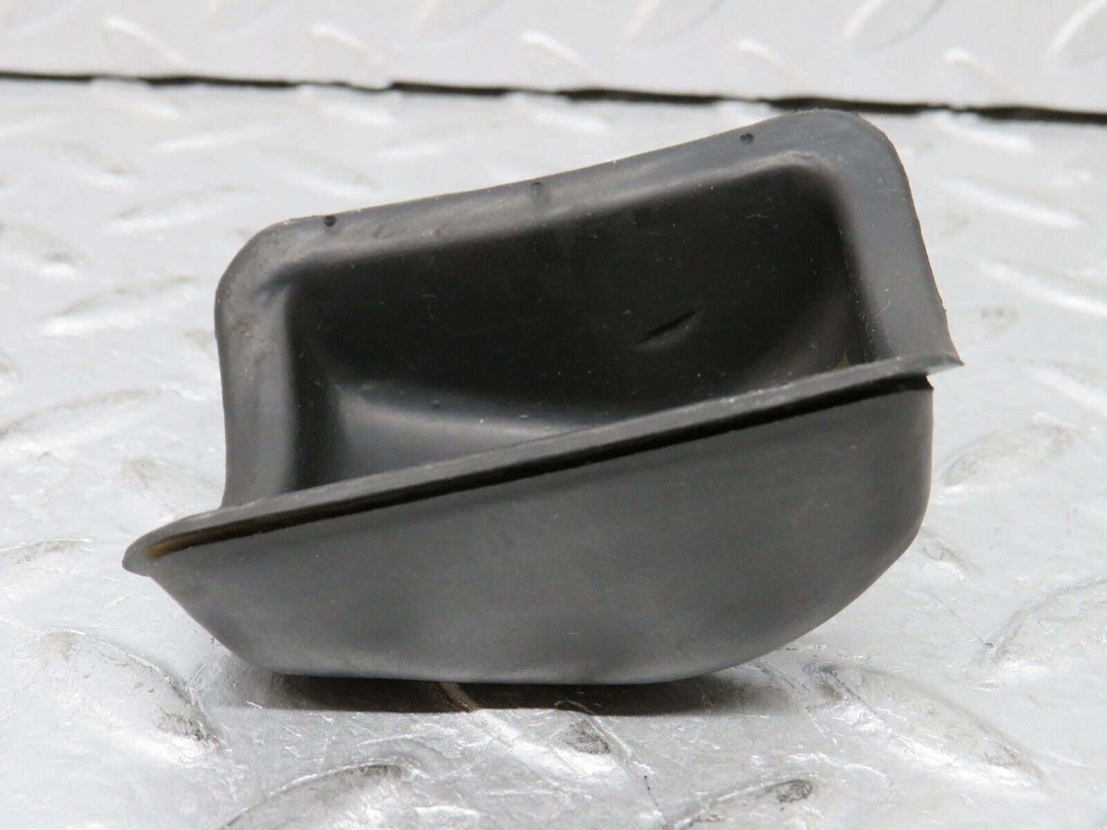 37436 Mercedes-Benz W109 300SEL Indicator Rubber Cover 1154620596