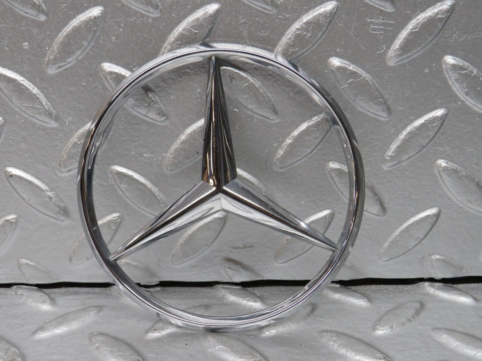 31814 Mercedes-Benz W201 190LE 1.8L Chrome Rear Emblem 2017580058