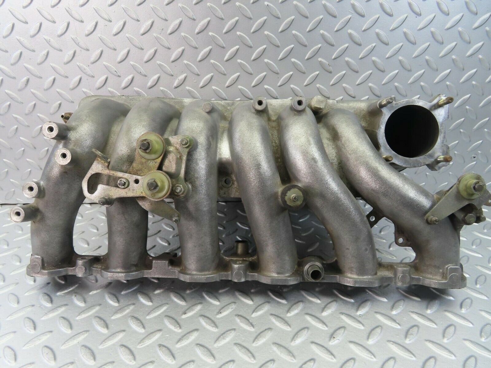 8961 Mercedes-Benz W123 Air Intake Manifold 1101412901